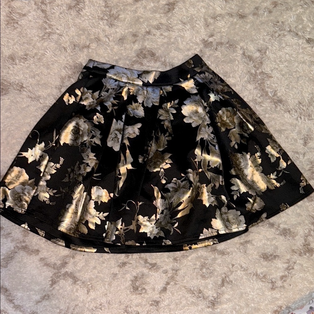 H&M Floral Black and Gold Women's Skirt Size M